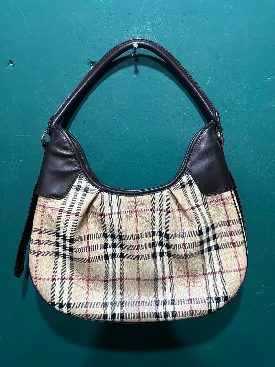 버버리 노바체크 호보백 상품이미지1