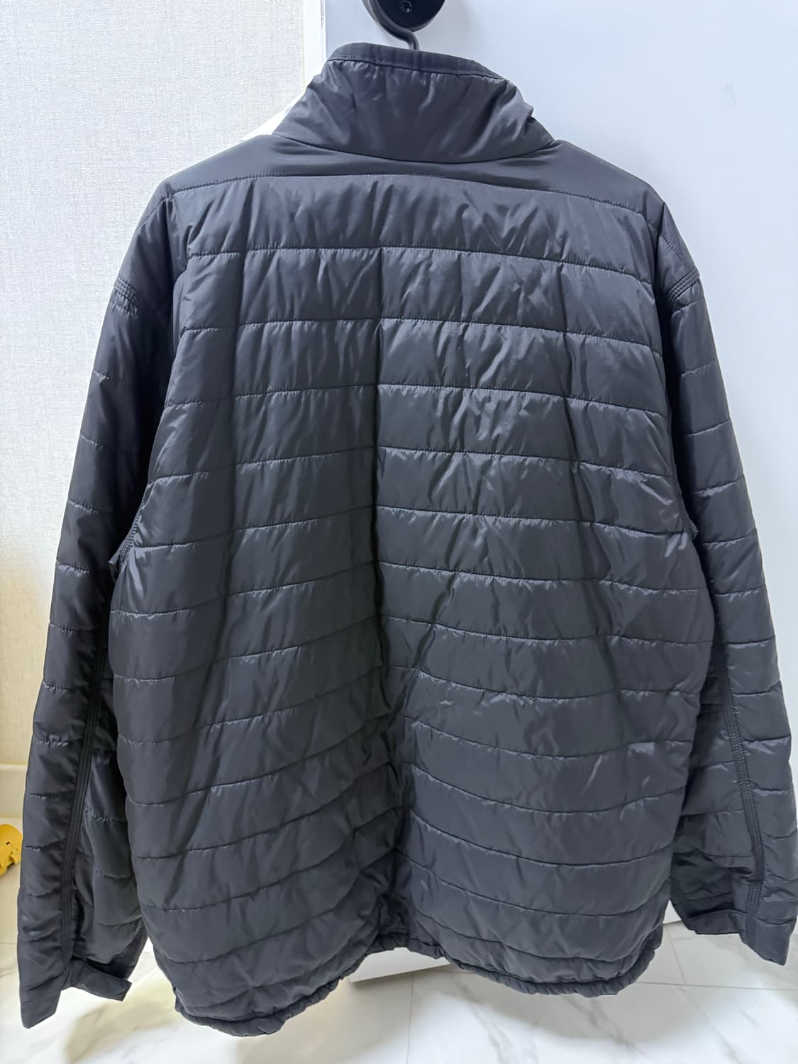 칼하트 경량패딩 블랙 L사이즈 상품이미지6