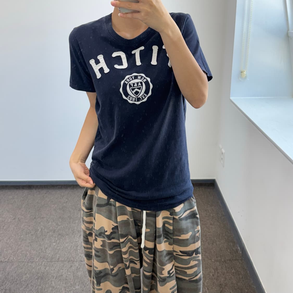 Abercrombie 아베크롬비 네이비 반팔 상품이미지1