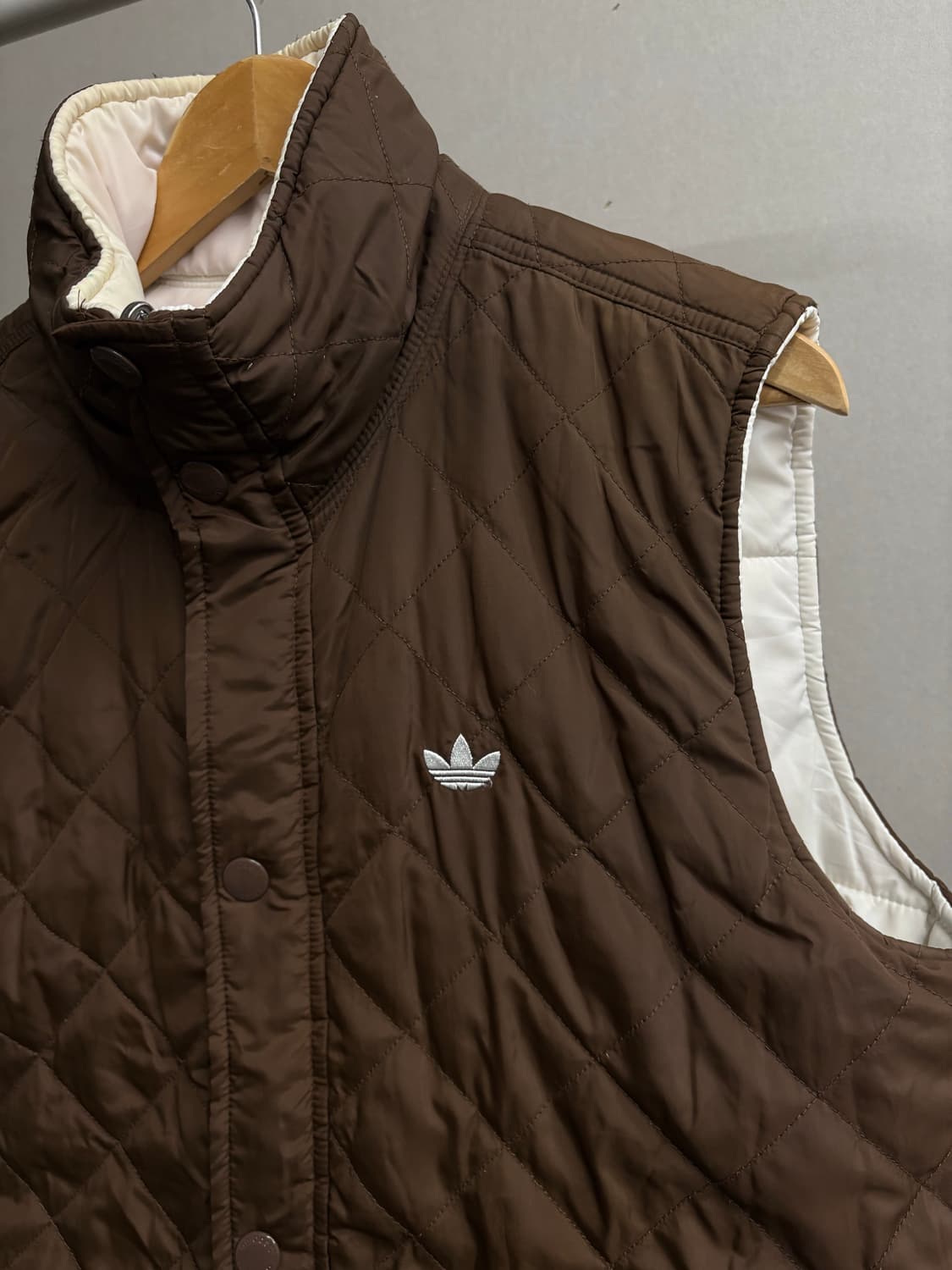 아디다스00s 초코 브라운 리버시블 패딩조끼 상품이미지1