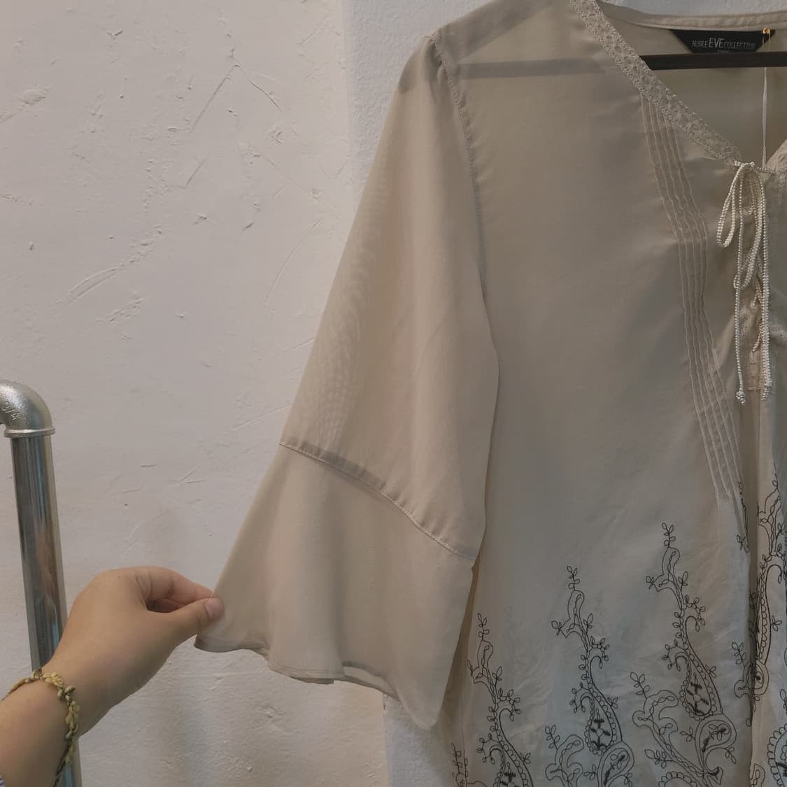 Noble eve collection 쉬어 자수 블라우스 상품이미지5