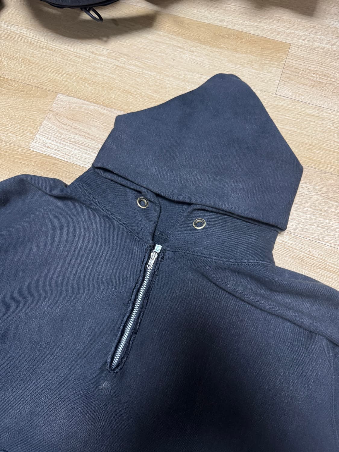 아프레쎄 하프집업 후드 2사이즈 블랙 24FW 상품이미지4