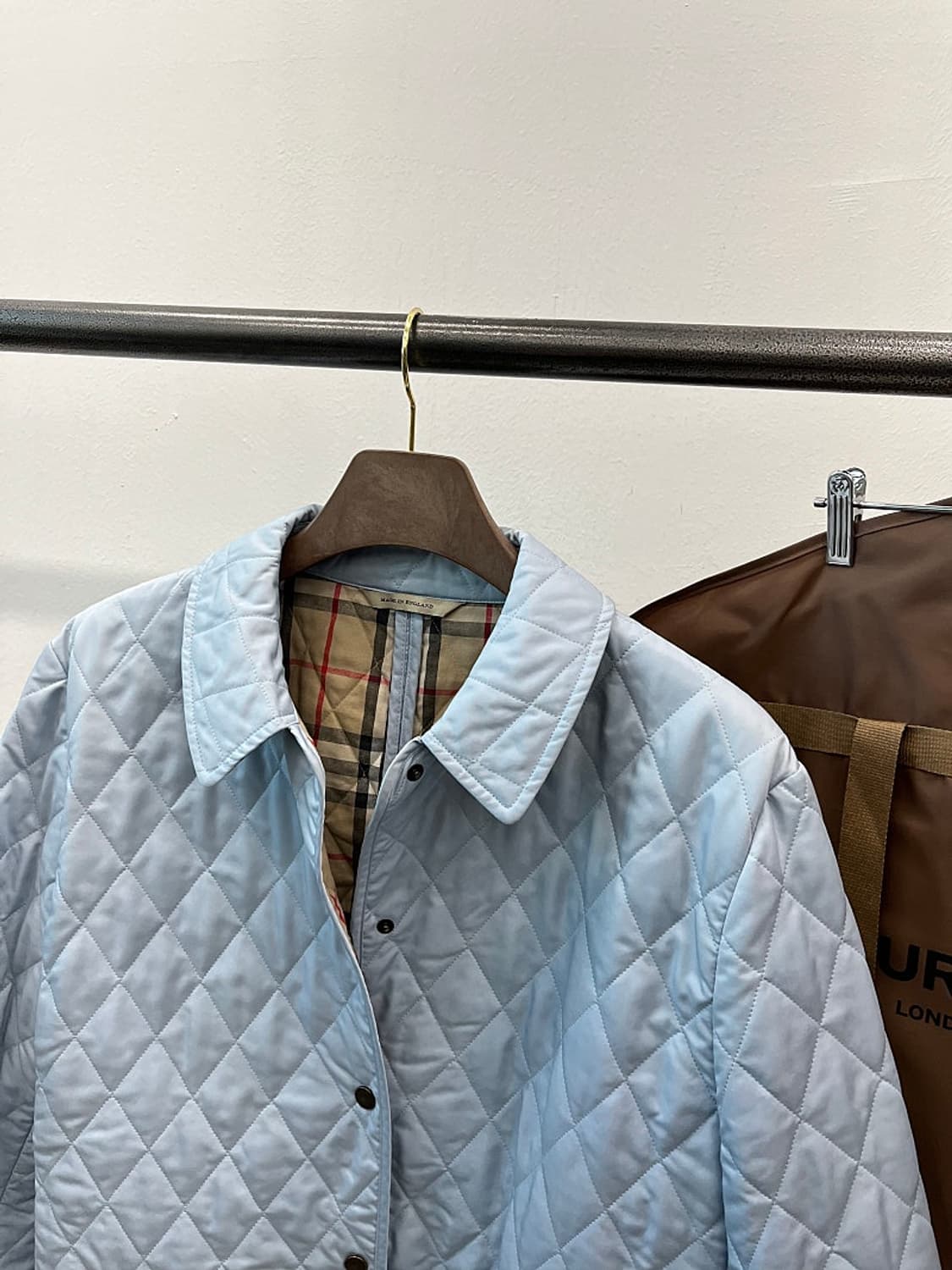 여) 버버리 런던 라이트블루 퀼팅자켓  상품이미지2