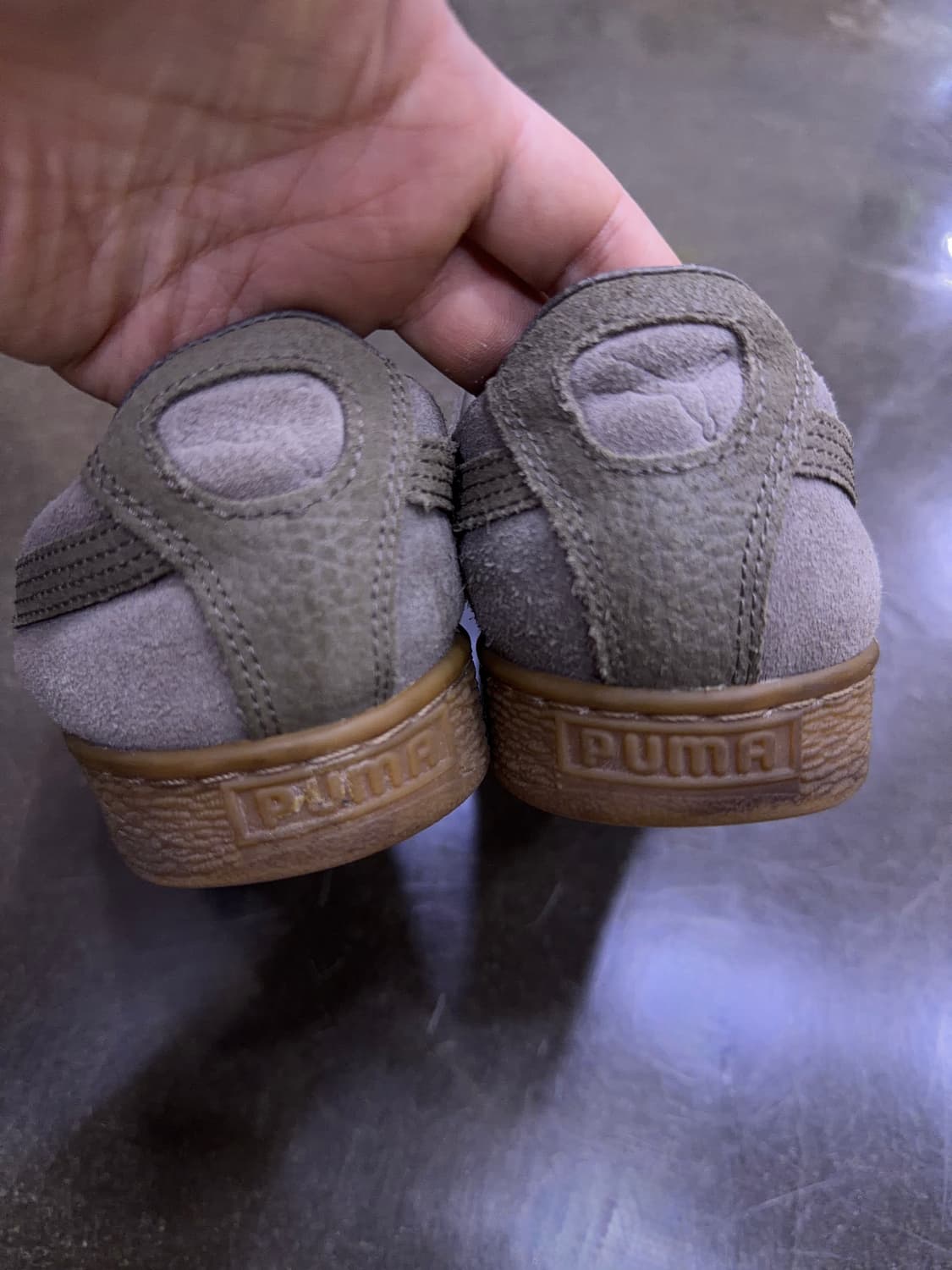 푸마 스웨이드 클래식 그레이 검 스니커즈 275 상품이미지7