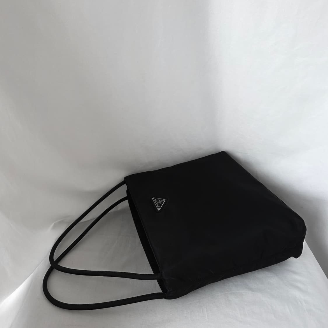 [정품 PRADA] 프라다 두줄 나일론 여성 토트백 미디움 상품이미지3