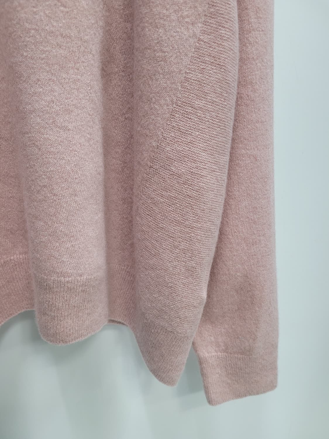 MIKVE 22FW 미크베 울 캐시미어 터틀넥 니트 / 여 M 핑크
 상품이미지5