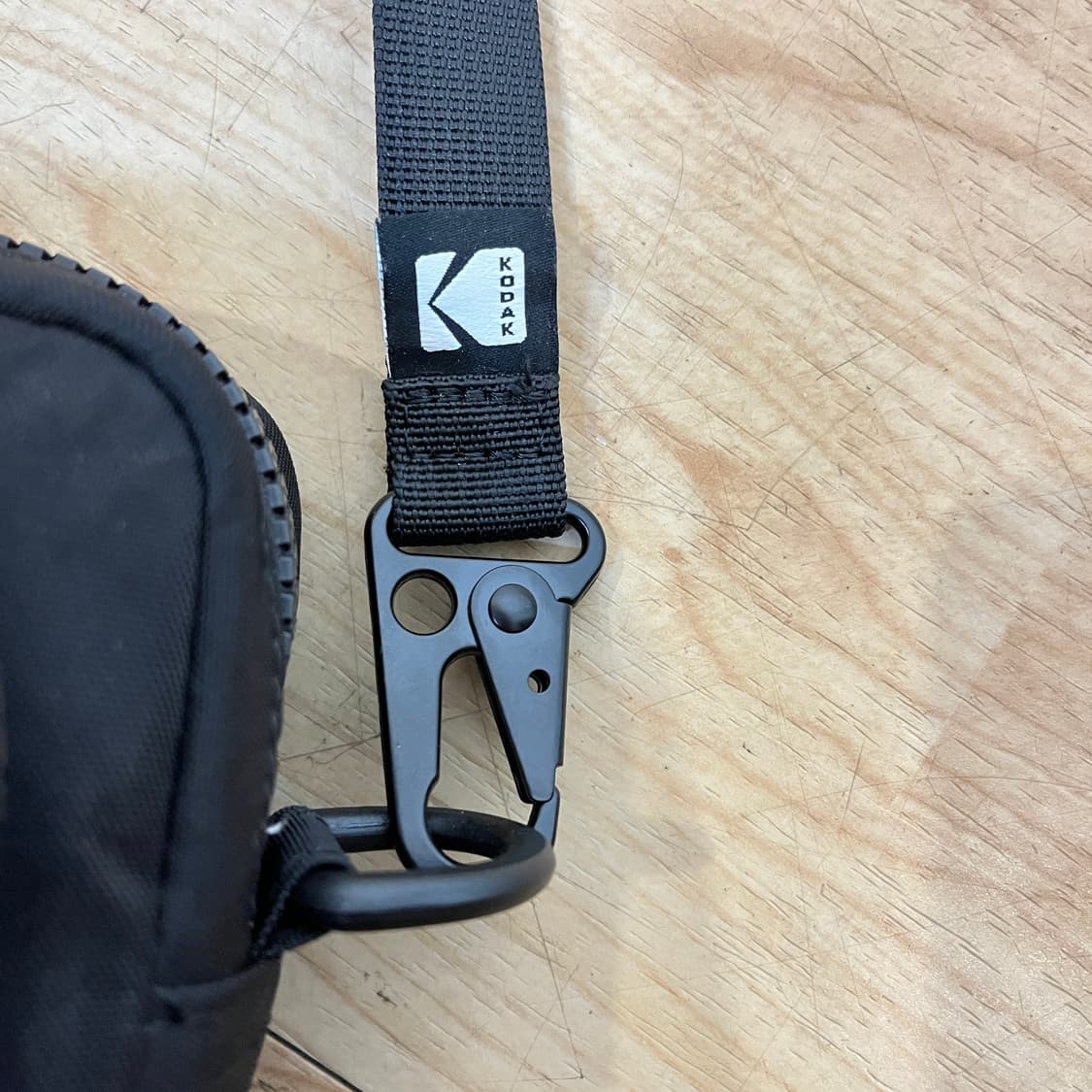 코닥 컬러플러스 미니크로스백 블랙 상품이미지4