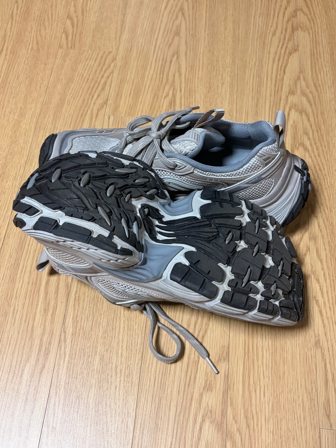 발렌시아가 6xl 팝니다. (41사이즈) 상품이미지3