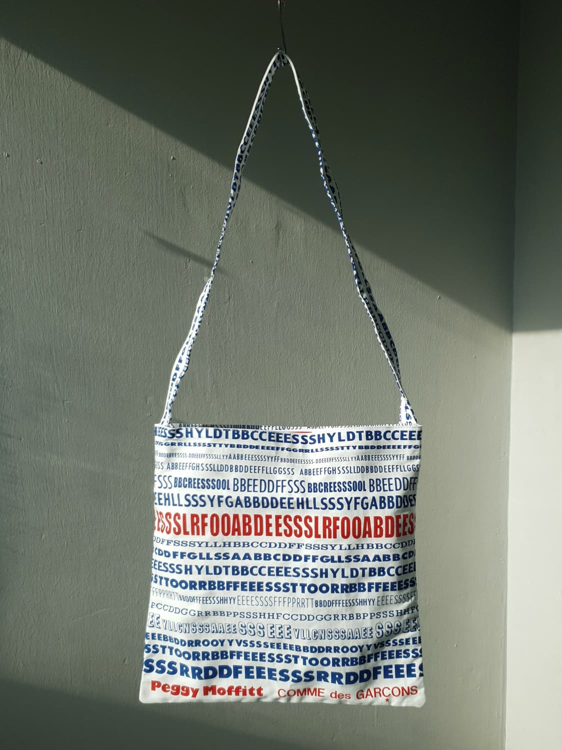 CDG x Peggy Moffitt cross bag 상품이미지2