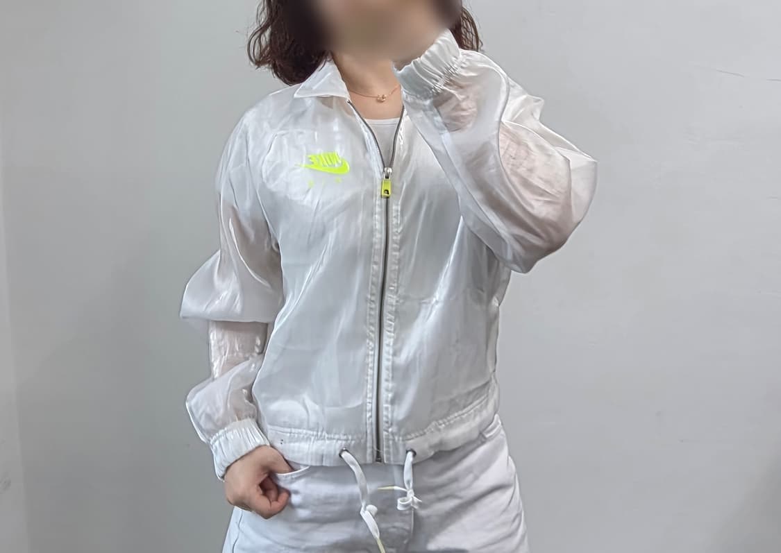 [프립]나이키 시스루  바람막이 흰색 형광 로고 상품이미지1