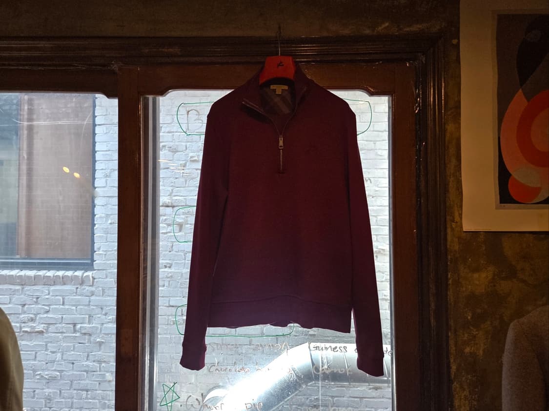 버버리 짚업 스웻 상품이미지1