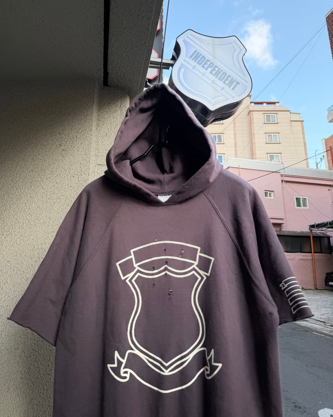 넘버나인 2001AW 쉴드 엠블럼 후디 상품이미지1