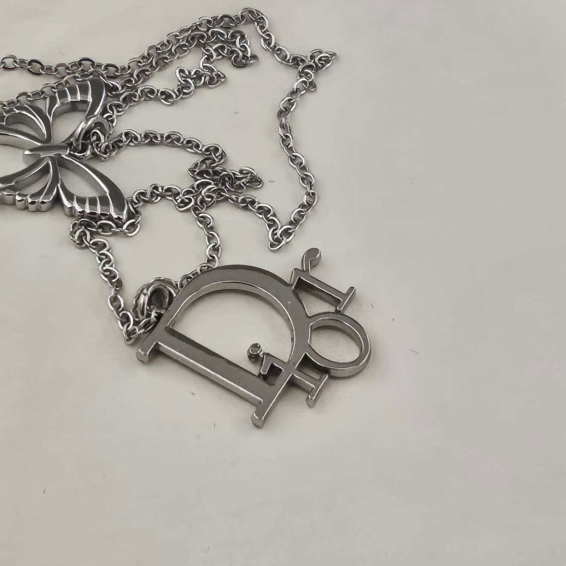 디올 오블리크 버터플라이 빈티지 업사이클링 목걸이 상품이미지4