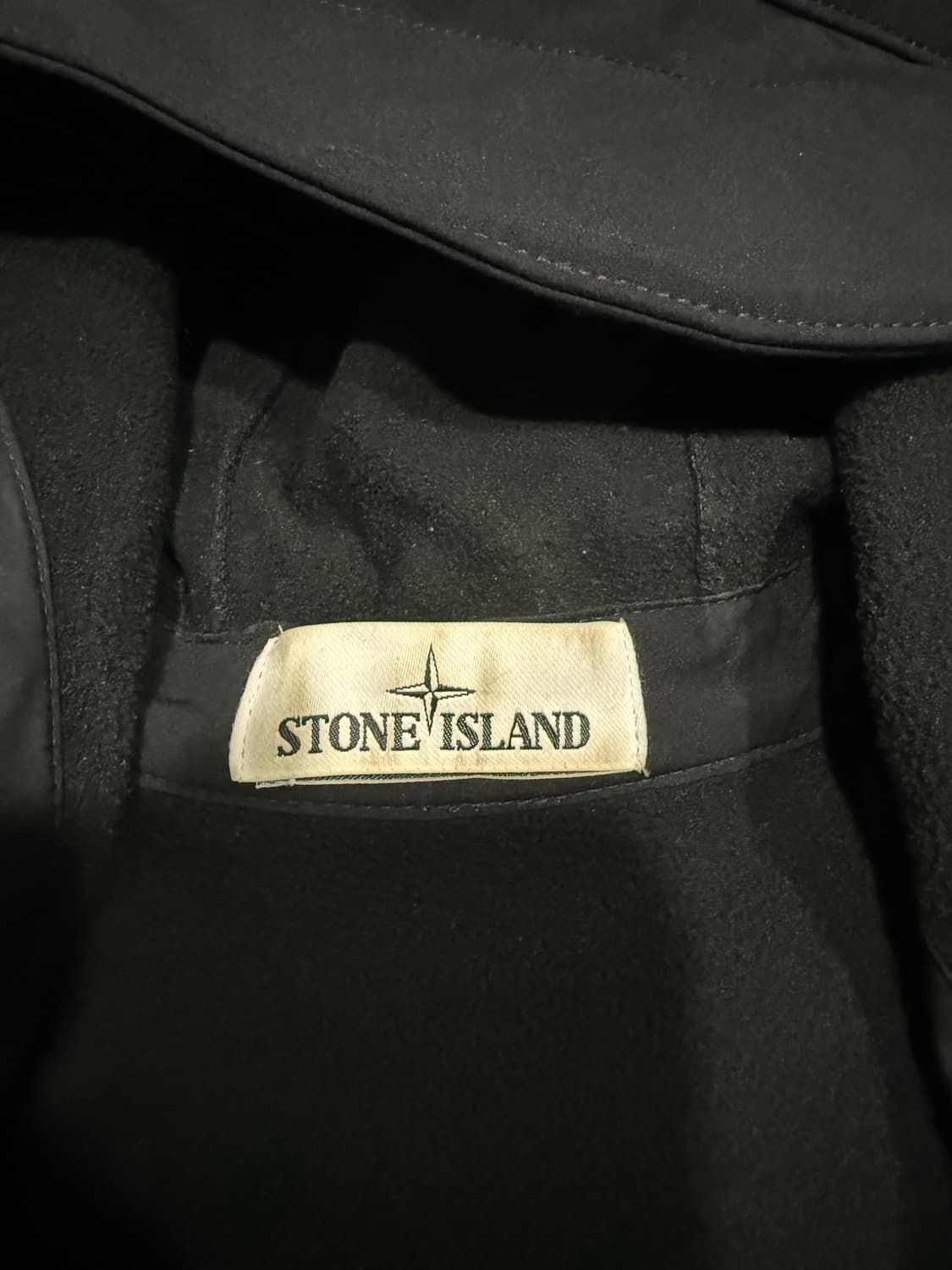 [당일출고,M사이즈] 스톤아일랜드 소프트쉘 바람막이 상품이미지3