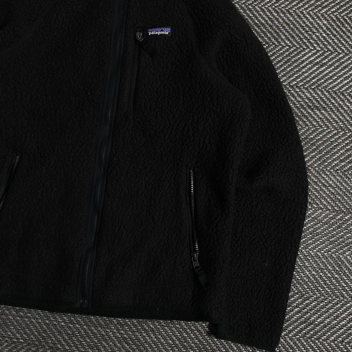 파타고니아 레트로 파일 블랙 플리스 자켓y 3638 상품이미지5