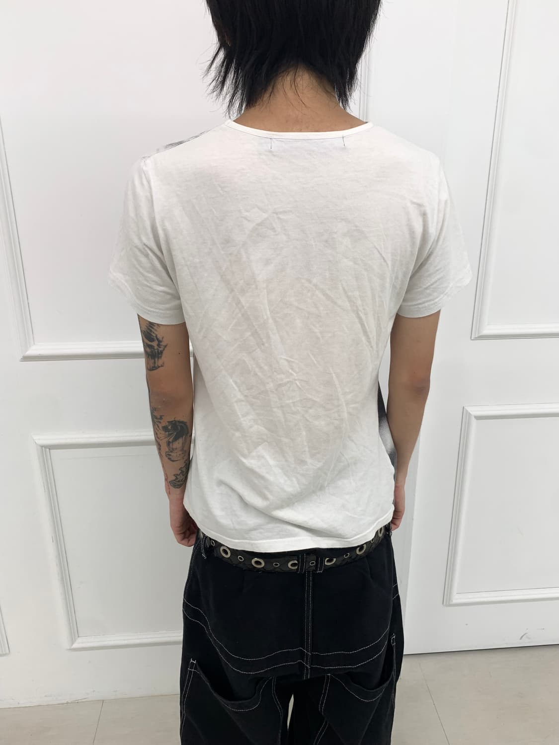Schlüssel v-neck t-shirt  Price: 6.5  어깨 상품이미지5