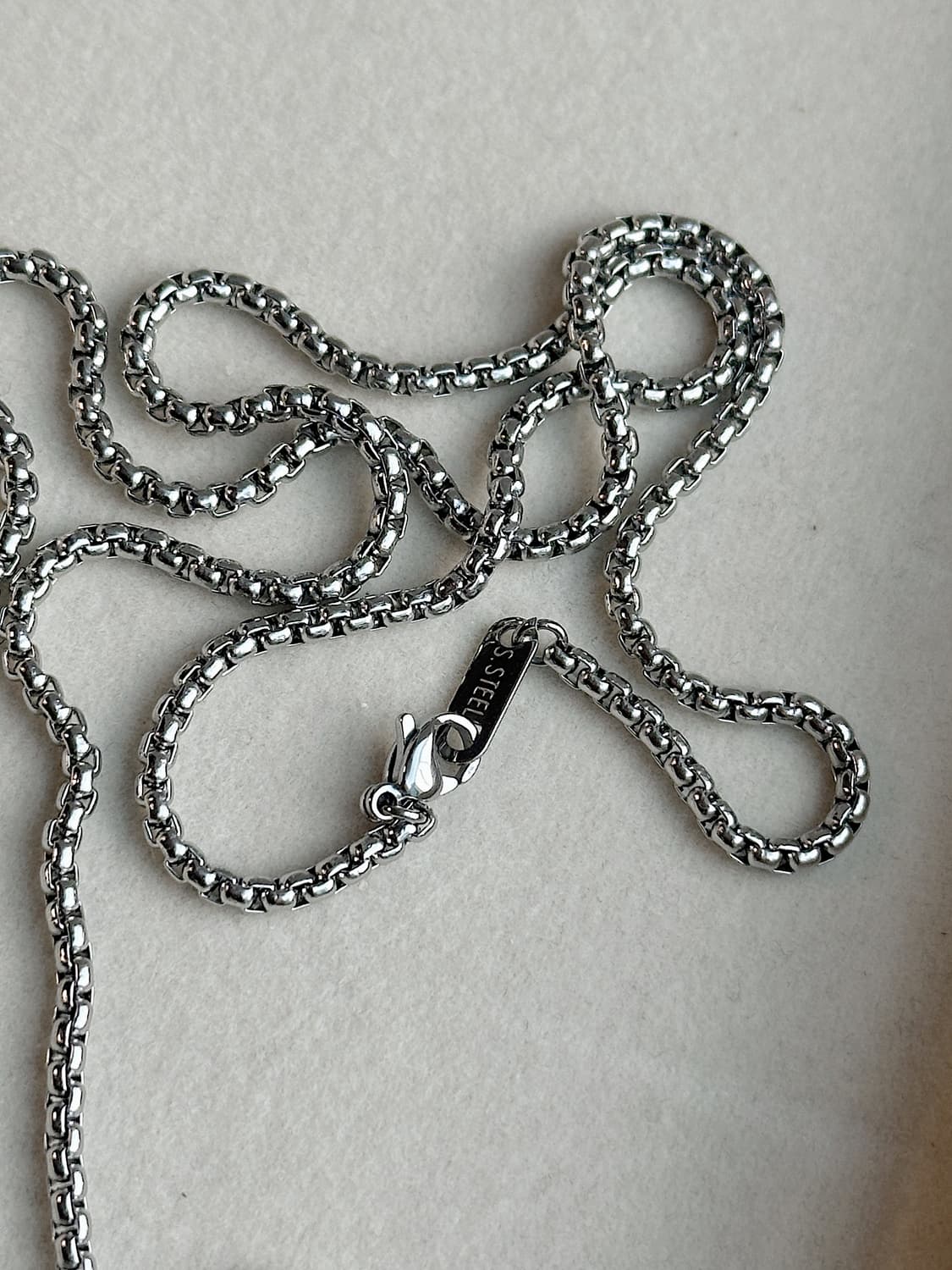 프라다 삼각로고 남성 목걸이 상품이미지4