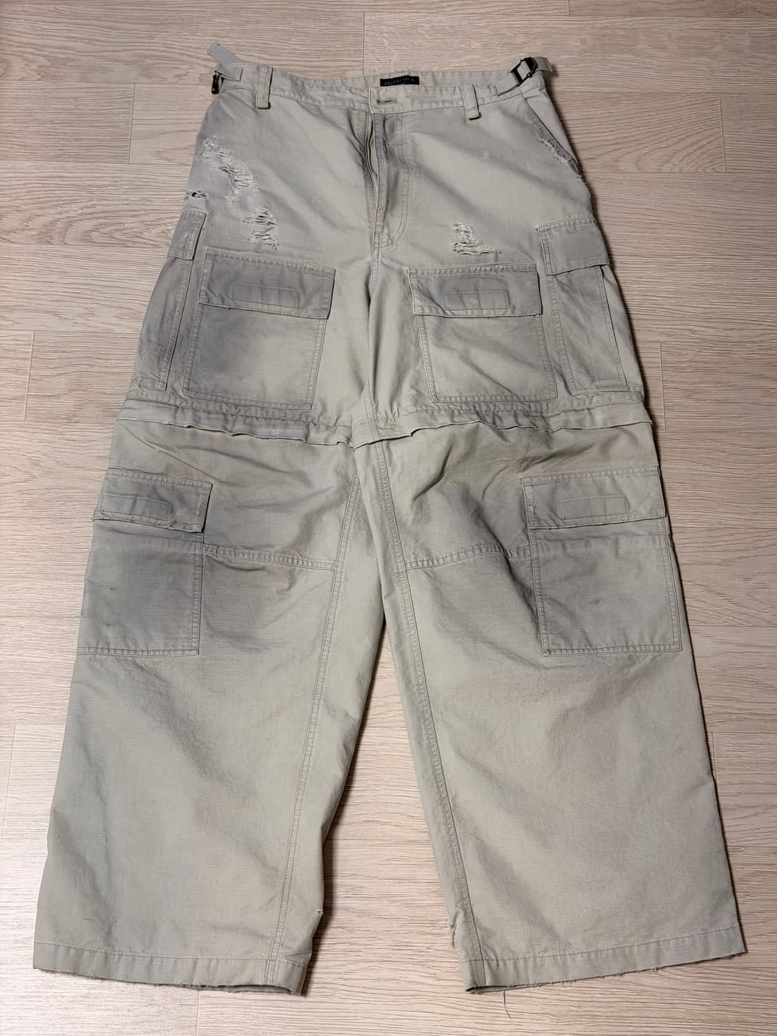 발렌시아가 가드로브 라지 카고 베이지 46 상품이미지1