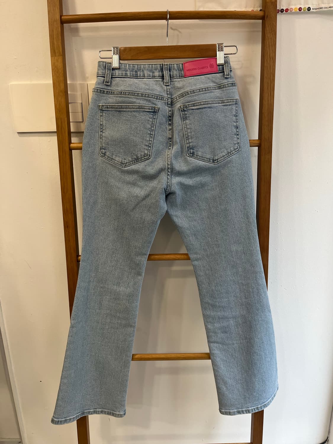EGOIST 라이트워싱 세미부츠컷 데님 / 핏 예쁜 여성 청바지 상태좋음 상품이미지2