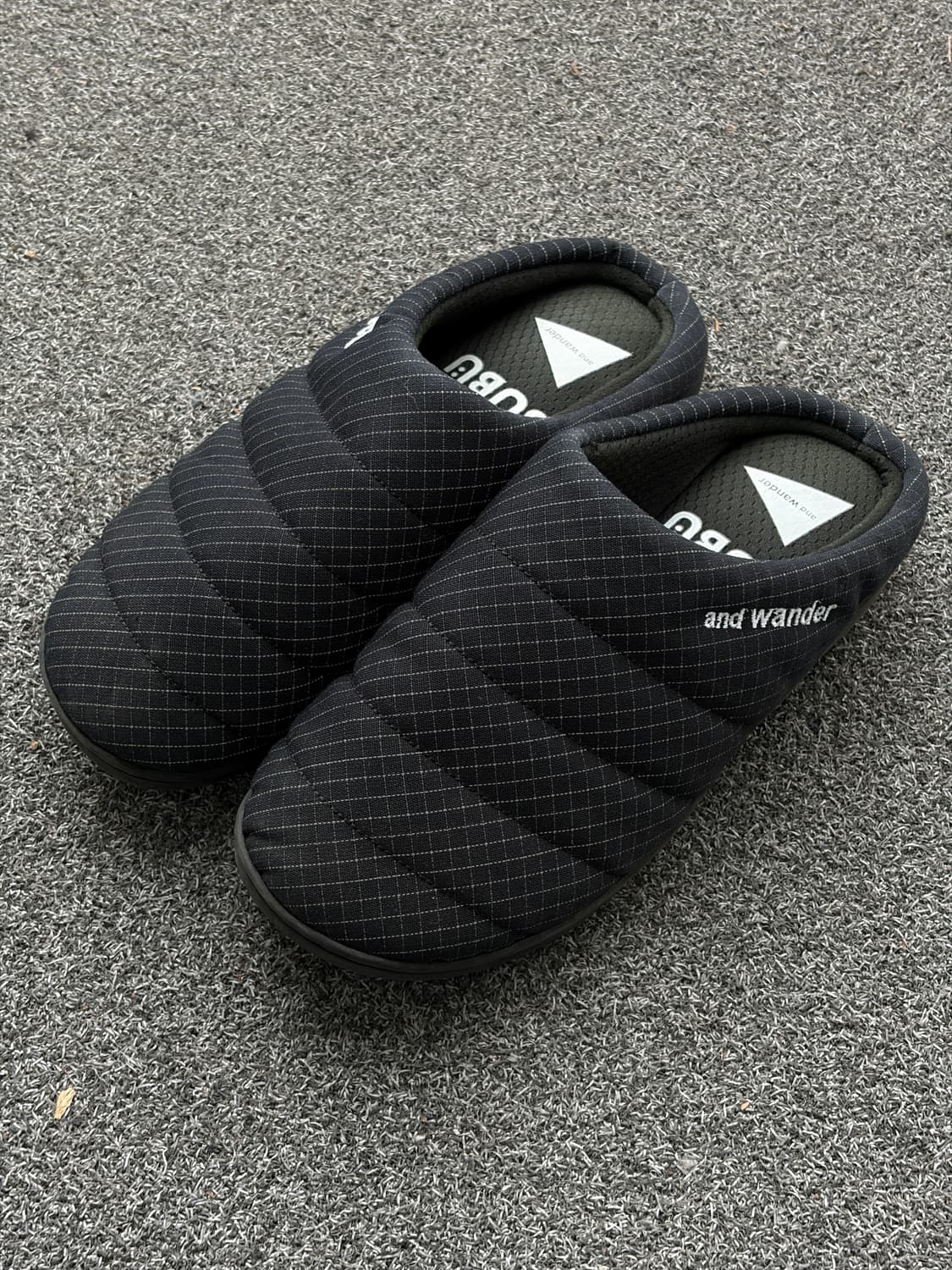 수부 X 앤드원더 패딩 슬리퍼 샌들 SUBU × and wander re 상품이미지3