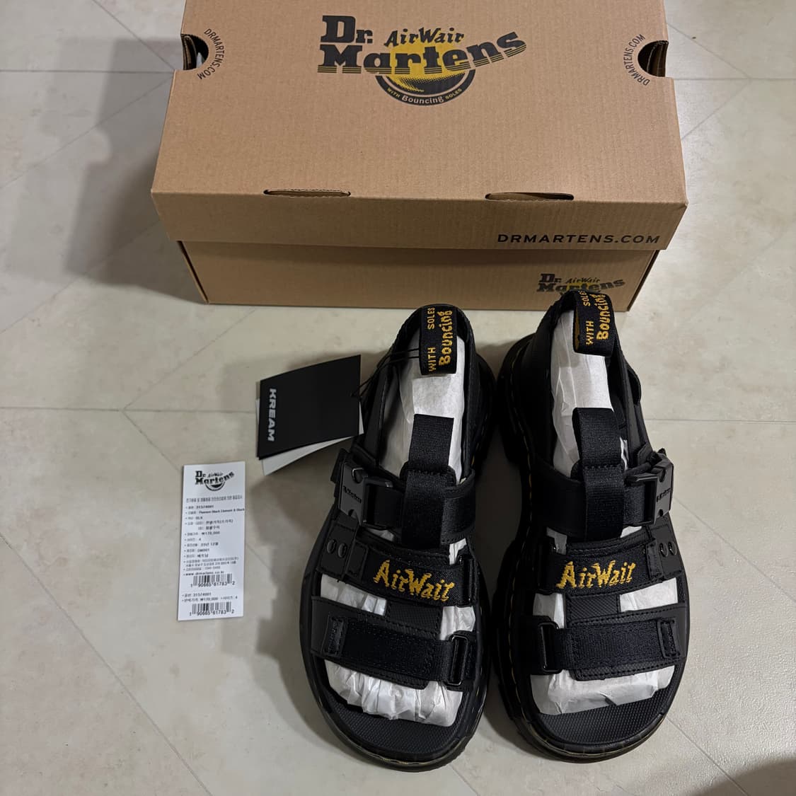 새상품[230]닥터마틴 피어슨 웨빙 샌들 블랙 상품이미지1