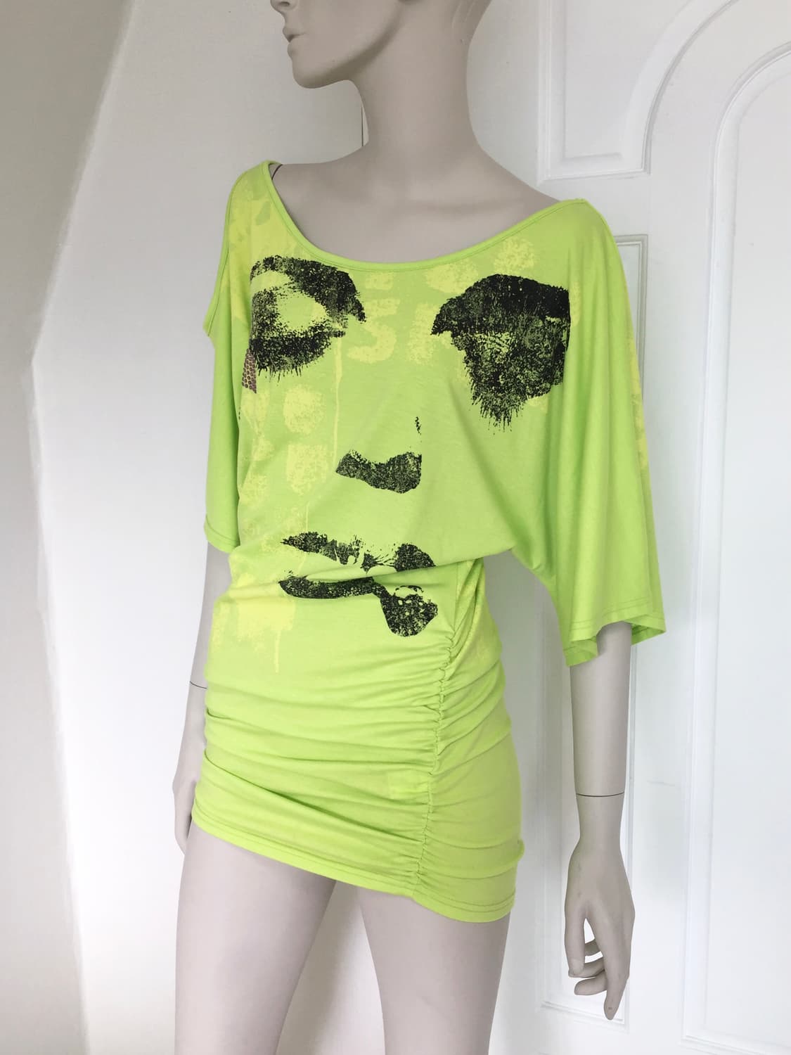 Neon Green Women- Face Top 상품이미지3