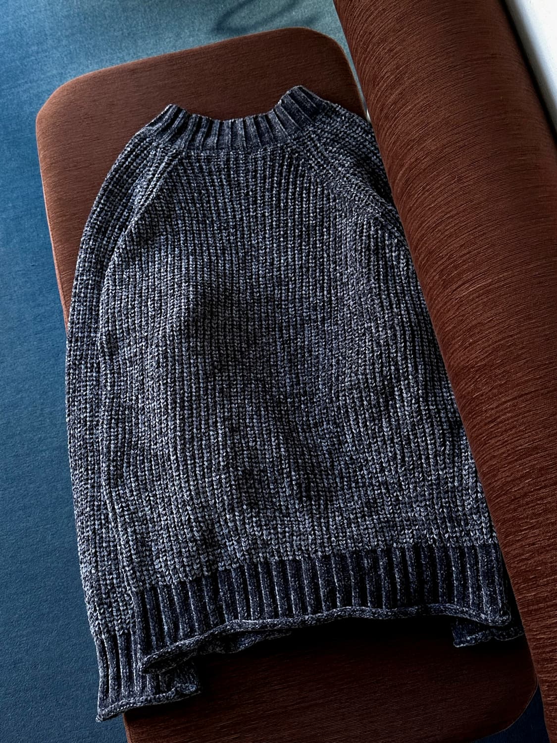 Shine fabric mock neck heavy knit P/O 상품이미지9