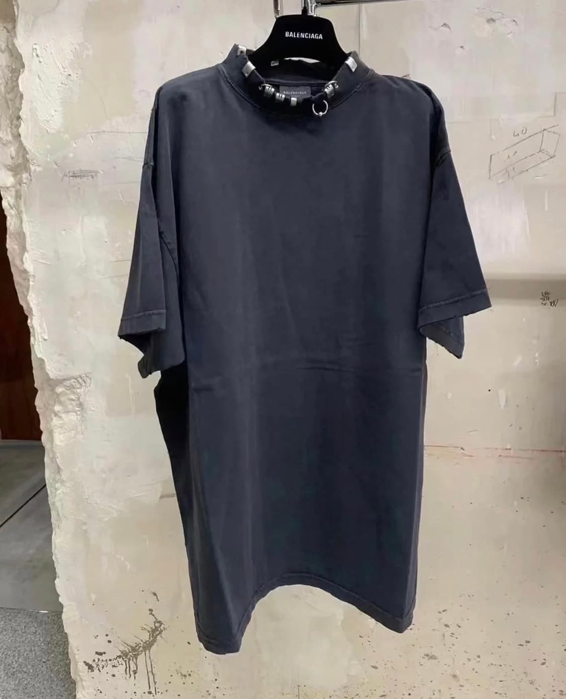 발렌시아가 피어싱 티셔츠 상품이미지2