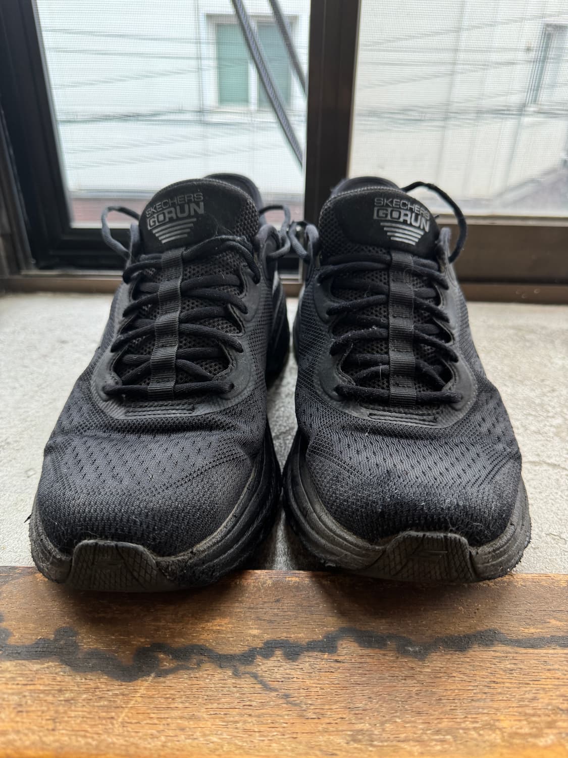 스케쳐스 고런 맥스 쿠셔닝 올블랙 운동화 280mm 상품이미지3