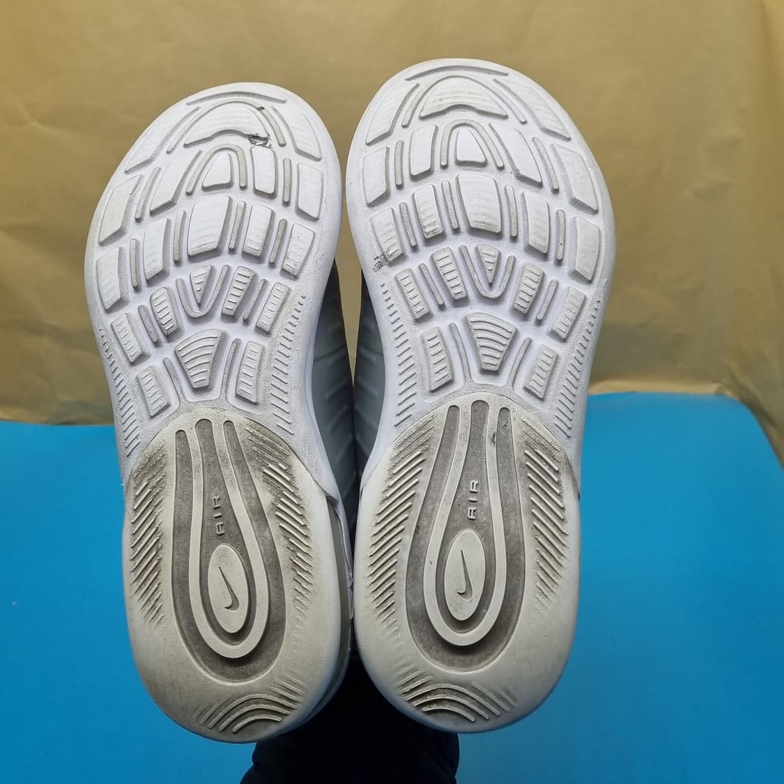 나이키 에어맥스 엑시스 여성운동화235  상품이미지3