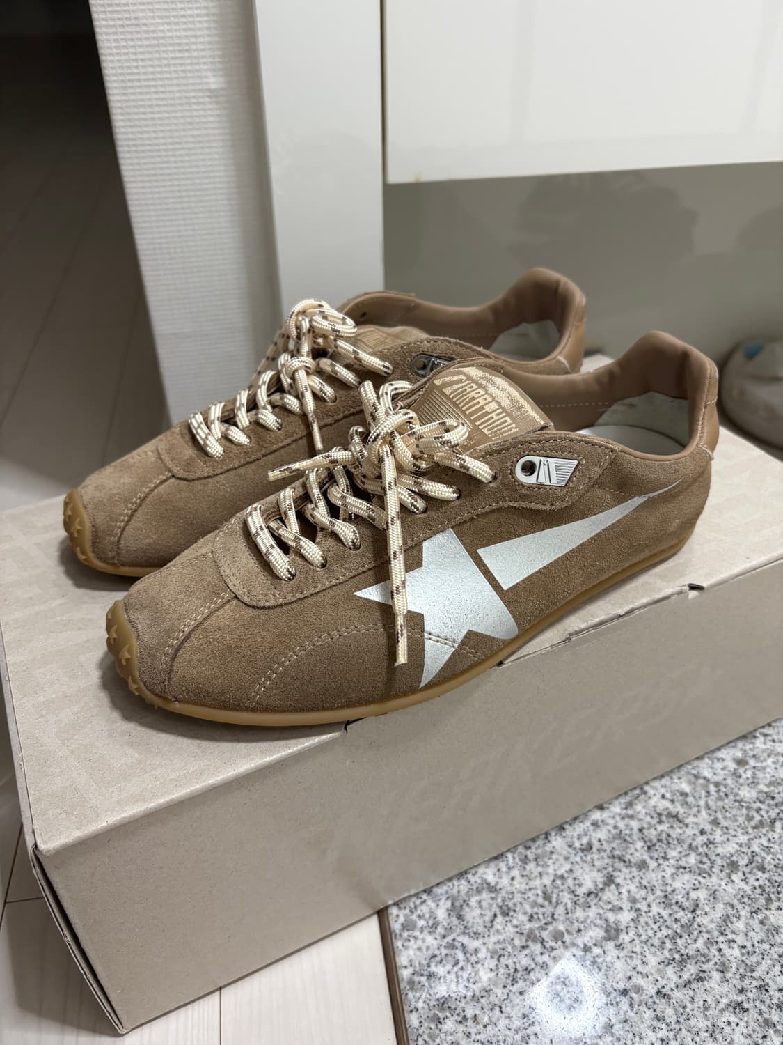 골든구스 마라톤 스피드 36사이즈 상품이미지1