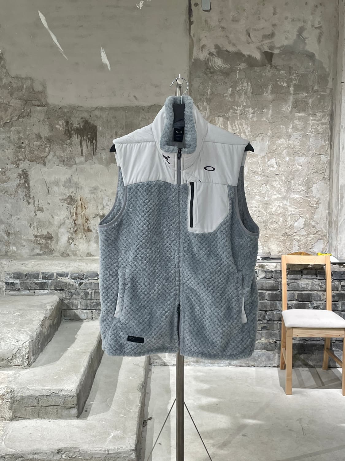 오클리 파우더 보아 플리스 투 웨이 집업 베스트 상품이미지1