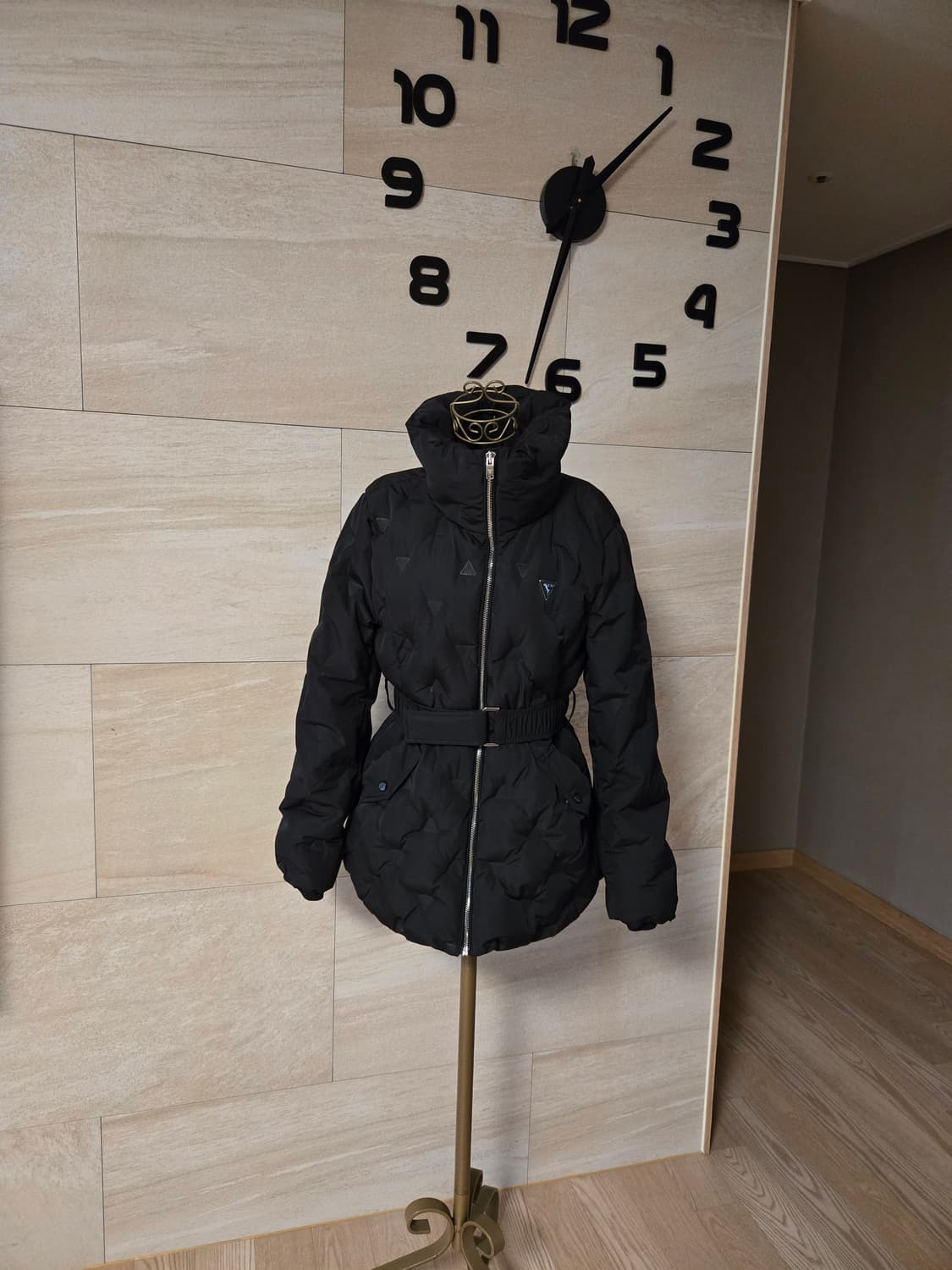 [m] GUESS 게스 벨트 덕다운 패딩 2023 상품이미지1