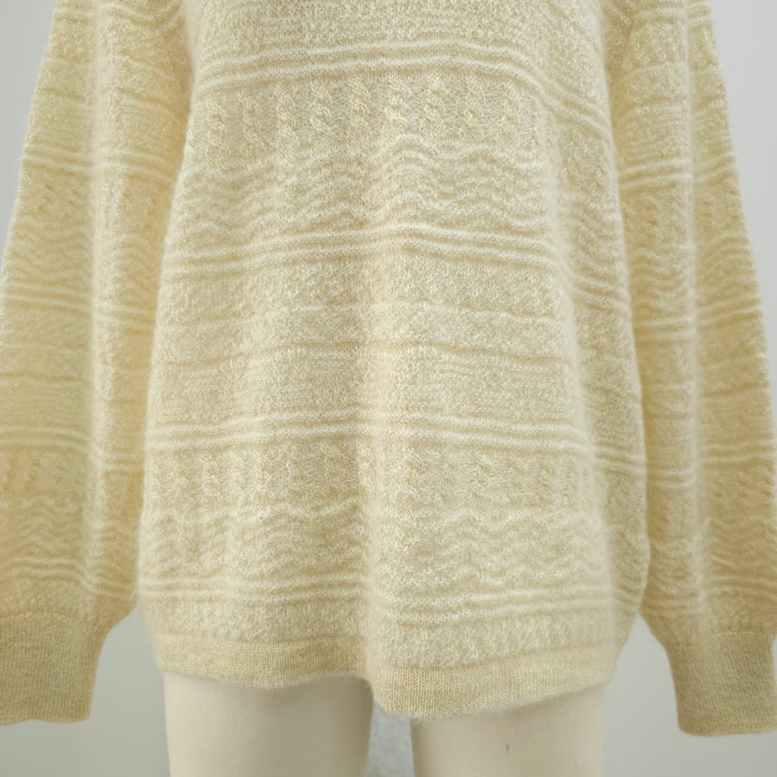 아이보리 금사 반짝이 짜임 여성 루즈핏 니트 상품이미지4