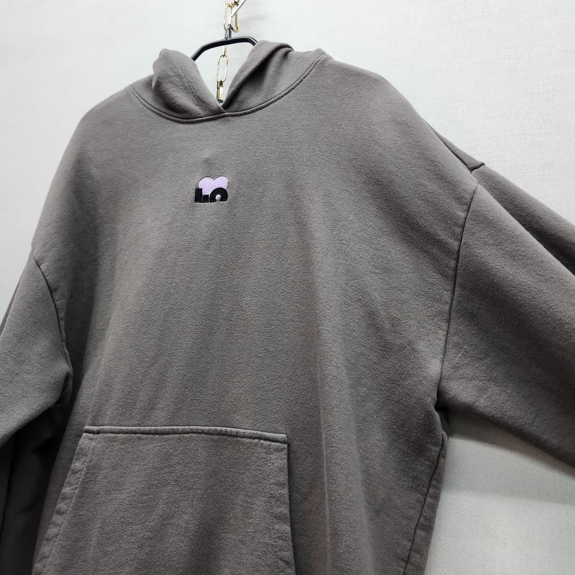 럭키슈에뜨 하트로고 자수 오버핏 후드티 F(XL) 상품이미지3