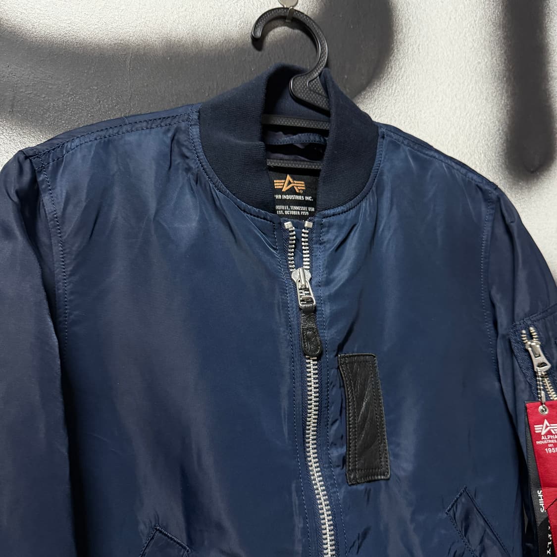 알파인더스트리 ma-1 플라이트 봄버 자켓 네이비 상품이미지3
