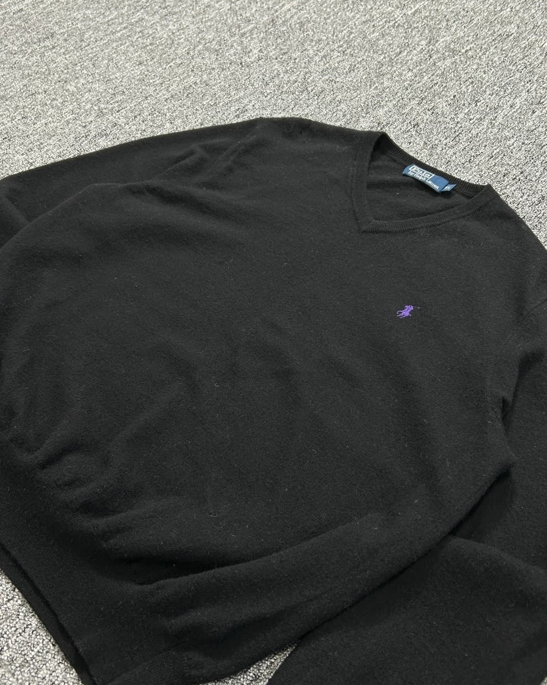폴로 랄프로렌 퍼플 포니 블랙 브이넥 니트 상품이미지3