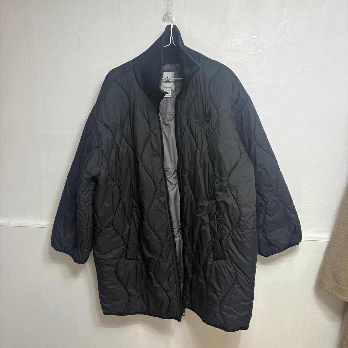 아디다스 블랙 퀼팅 경량패딩 XL 상품이미지2