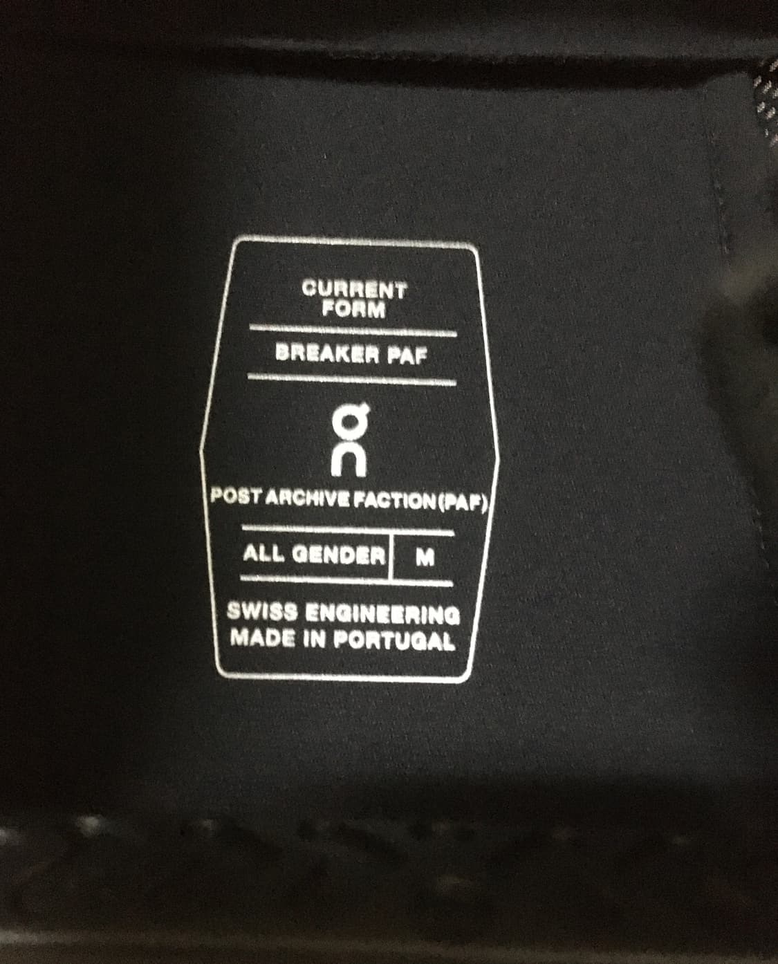 온러닝 파프 바람막이 블랙 판매합니다 상품이미지5