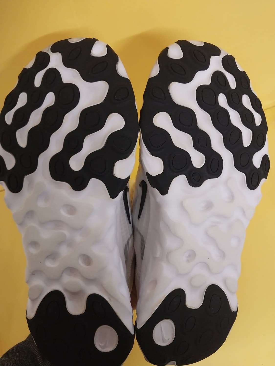 여성 나이키 리뉴 루센트 화이트 운동화 (235) 상품이미지8