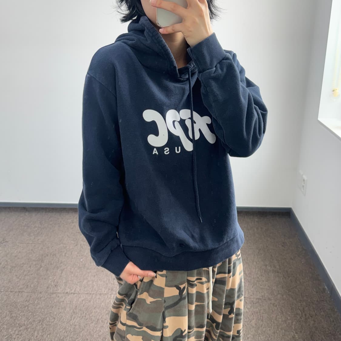 A.P.C 아페쎄 화이트 로고 네이비 후드티 상품이미지2