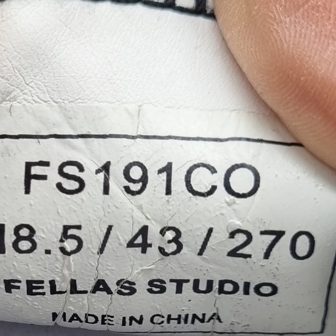 필라스스튜디오 블랙 남성스니커즈270  상품이미지6