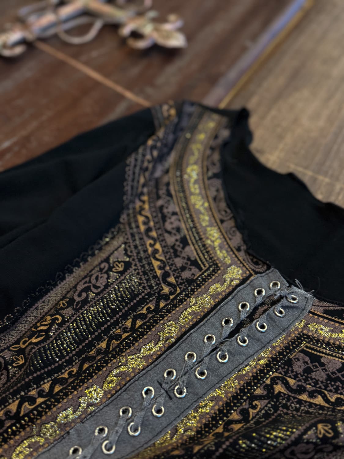 Glitter Embroidered Lace-Up Top 0028 상품이미지5