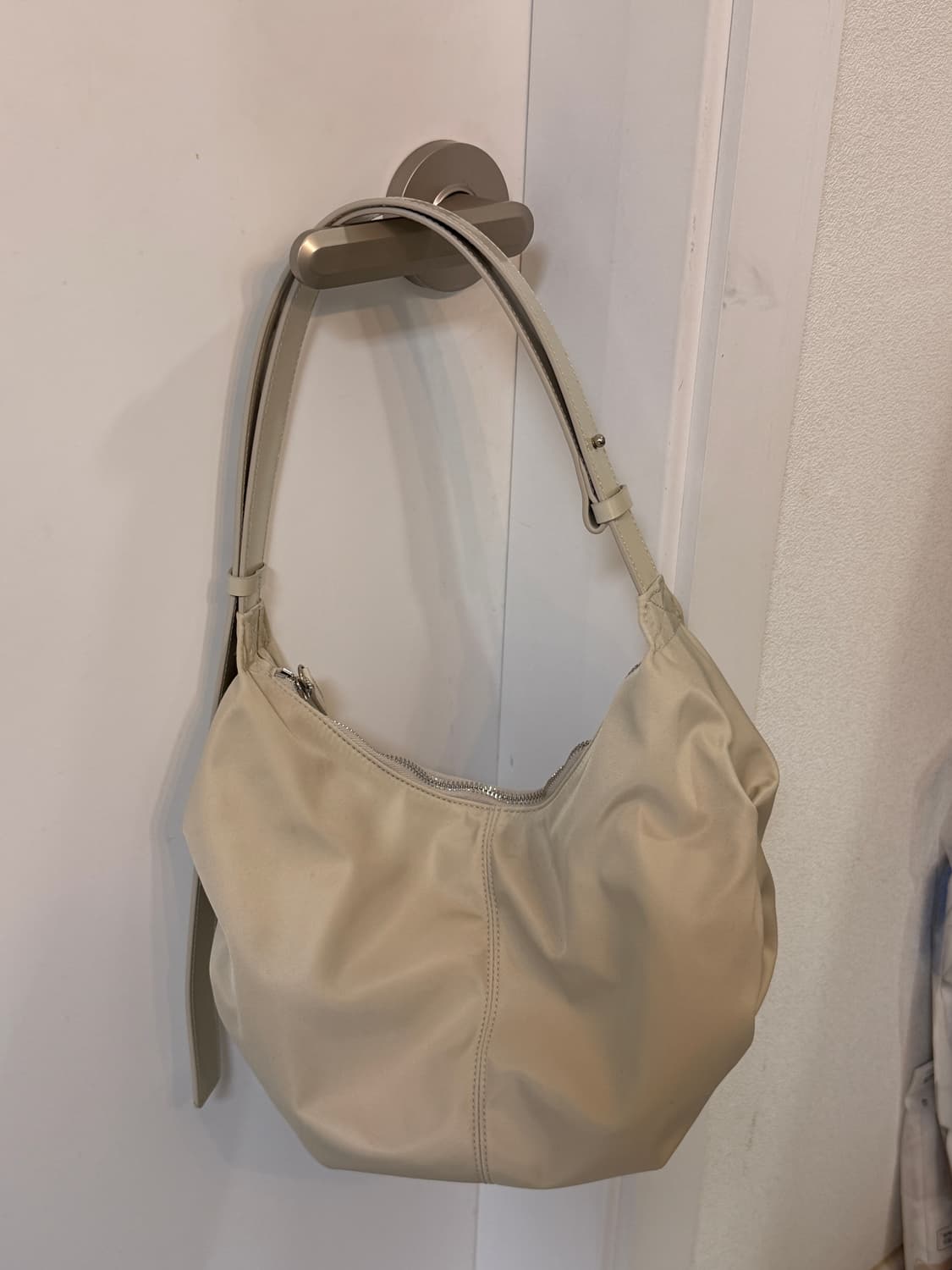 낫띵리튼 나일론 숄더백 상품이미지2