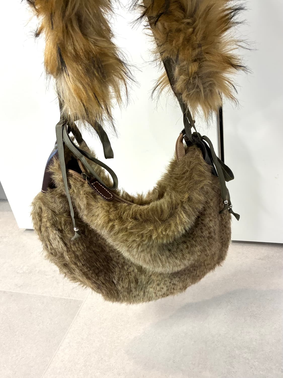 퍼 크로스백 상품이미지3