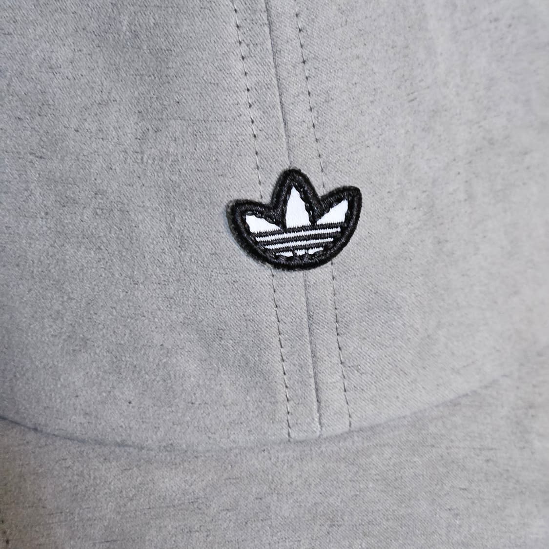 (택 있음. 정품) Adidas 아디다스 로고 그레이 볼캡 모자 상품이미지3