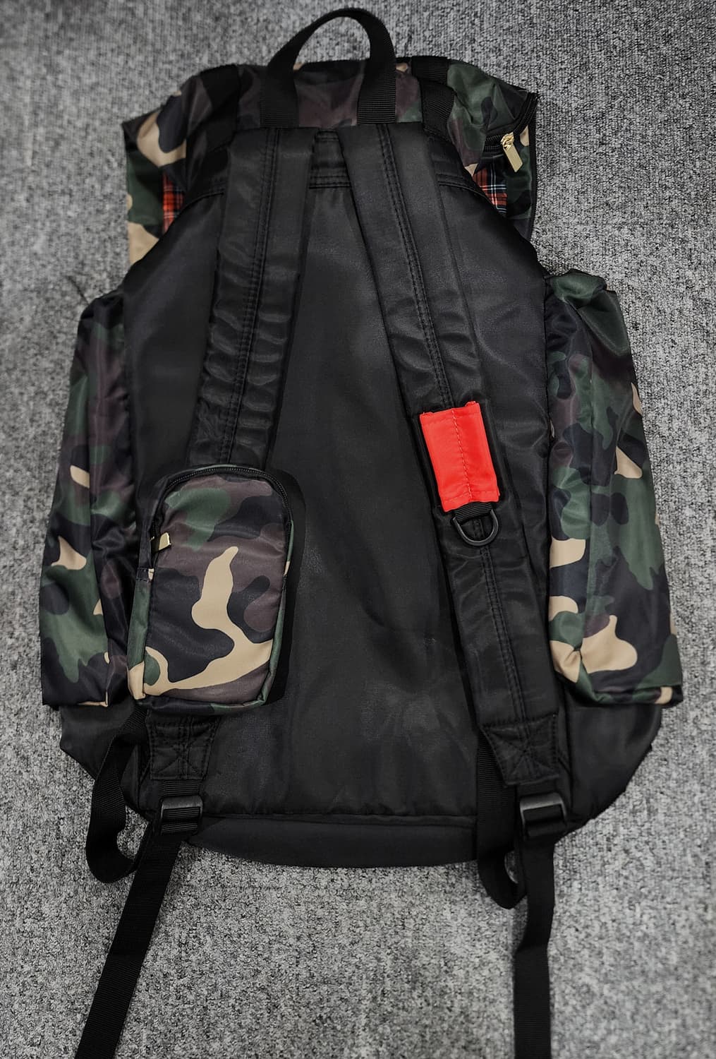 베네통 카모플라쥬 체크 포켓 나일론 백팩 가방 상품이미지2