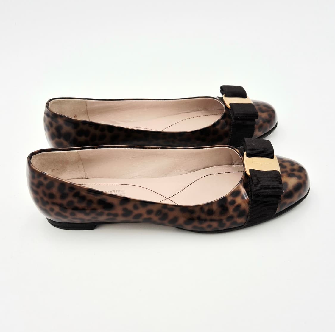 페라가모 바라 리본 플랫 (레오파드 패턴) 5D 상품이미지7