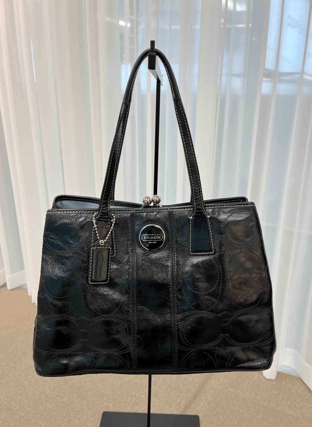 Coach Black Enamel Bag 상품이미지2