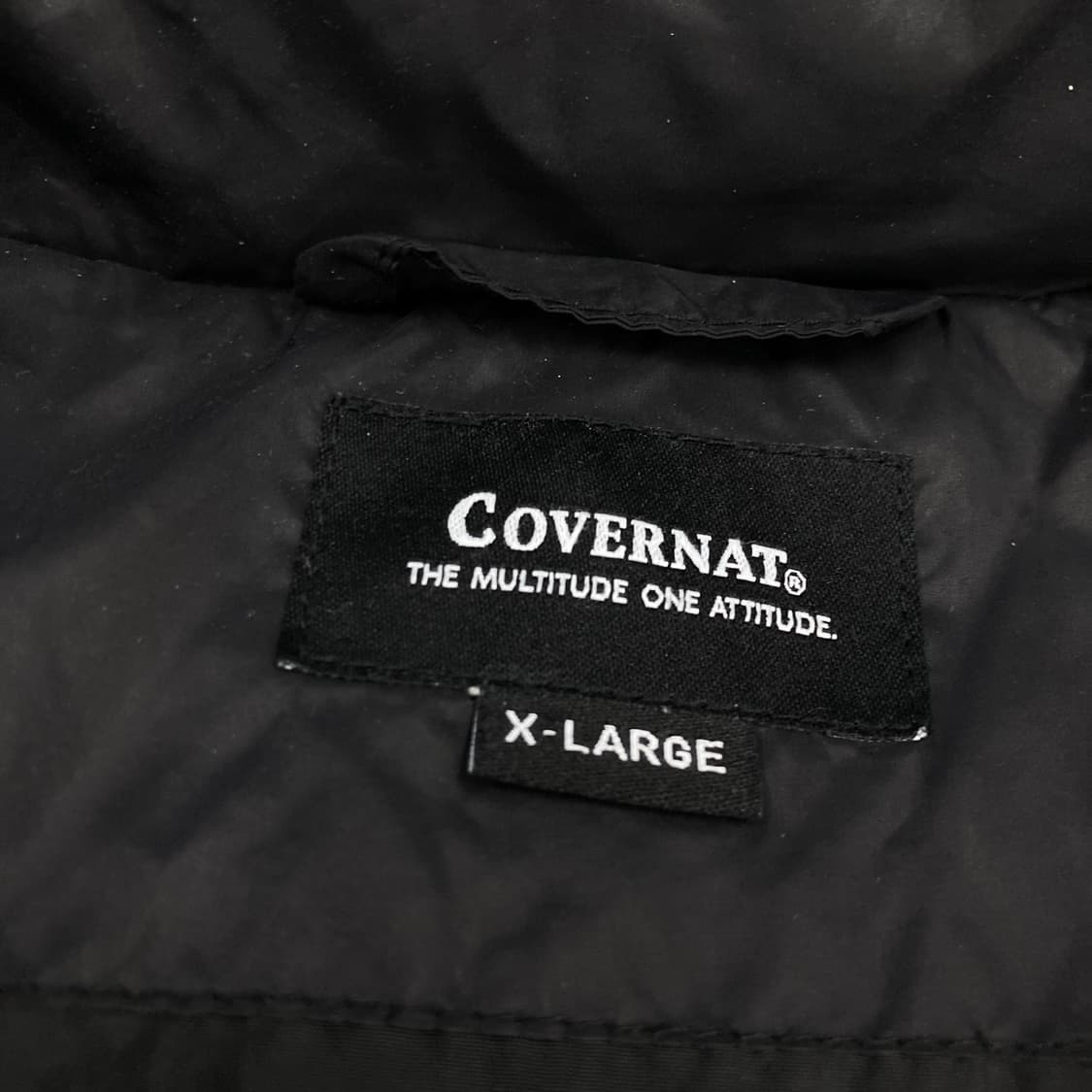 커버낫 블랙 컬러 스몰 로고 푸퍼 패딩 상품이미지3